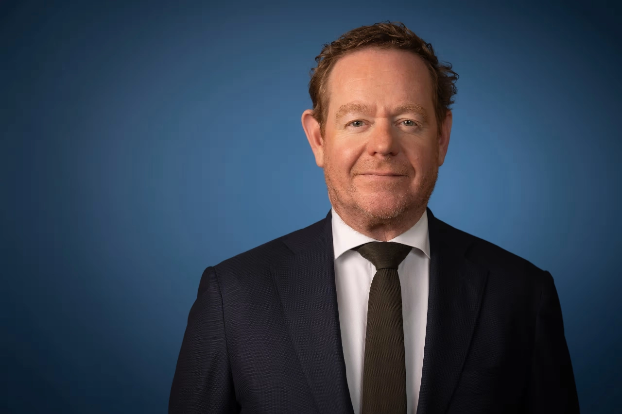 10.000 aangiften blijven in de la, Kamer roept Minister op het matje